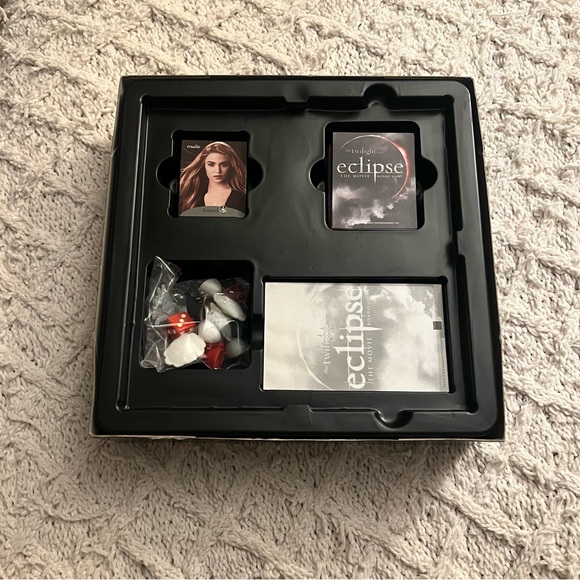 Twilight (Eclipse) Board Game 🤍 - Picture 3 of 6